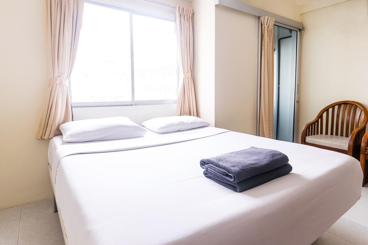 18 Coins Budget Hotel Pattaya Esterno foto